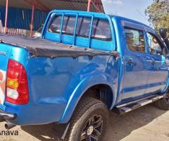 TOYOTA HILUX - 4