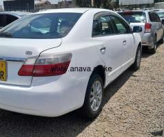 Toyota Premio - 3