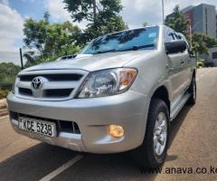 TOYOTA HILUX - 3