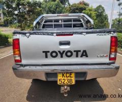 TOYOTA HILUX - 4