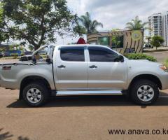 TOYOTA HILUX - 6