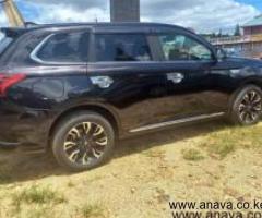 Mutsubishi Outlander PHEV - 3