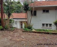 6 bedroom mansionette in old muthaiga