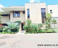 Exquisite 5 Bedroom townhouse on 1 acre plot for Sale