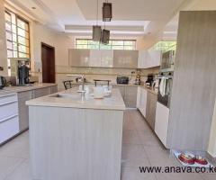 Exquisite 5 Bedroom townhouse on 1 acre plot for Sale - 8