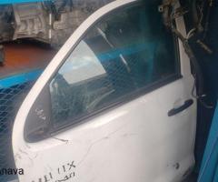 TOYOTA HILUX DOOR