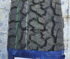 225 /65 R17 Comforser A/T