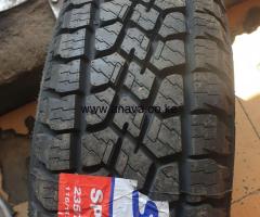 235 /75 R15 SPOTRAK (commercial)