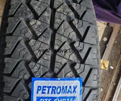 225/65 R17 PETROMAX A/T