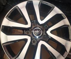 RIM SIZE (18) Toyota V 8