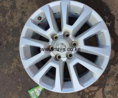 Rims size (18)Toyota LANDCRUZA 150