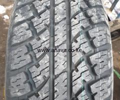 235 /75 R15 MAXTREK