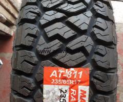 235 /65 R17 Maxxis AT 811
