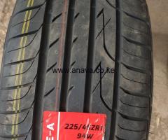 225 /45 R17 THEE-A